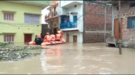 The NDRF team has supporting for people's to move safe location