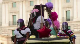 ‘No nos conquistaron, no claudicaremos’: Zapatistas ‘invaden’ las calles de Madrid
