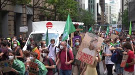 Thousands join climate strike in Frankfurt, Germany