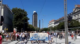 Thousands of protesters march in Nantes to denounce Health Pass and mandatory vaccination in Nantes France