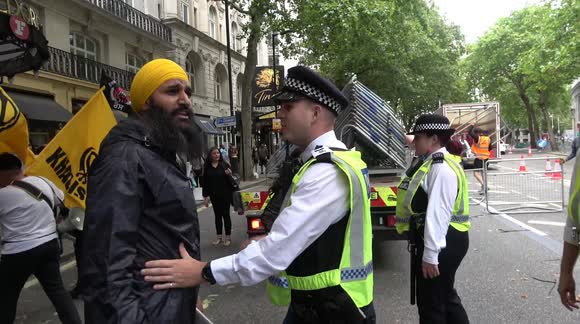 London police separate Khalistan and India counter-protestors after embassy confrontation