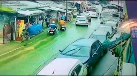 Truck causes serial collision with at least 10 vehicles after mechanical failure