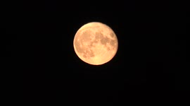 Rare Sturgeon Moon rises over London