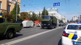 Participants of the military parade in Kyiv, Ukraine came to the veterans of the ATO-OOS