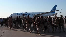 Spain ends Afghanistan evacuation mission as footage shows passengers deplaning