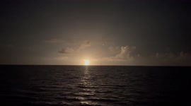 Spectacular launch of Falcon 9: rocket looks like sun in night sky