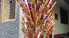By keeping flute in the house, Vastu defects and disturbances are removed, doors of happiness and prosperity are opened in Janmashtami