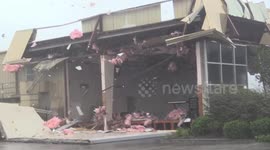 Louisiana building rips apart due to Hurricane Ida