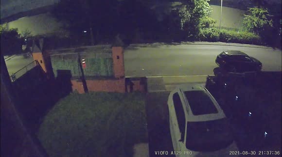Dash cam security camera catches fly tipper