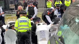 Extinction Rebellion activists blocks main entrance of Downing Street