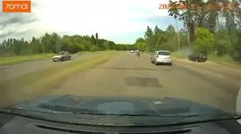 The cyclist decided to turn but did not look around