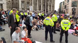 Exstinction rebellion shuts down the financial  heart of london