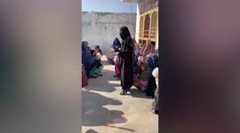 Woman teaches children in Kandahar despite Taliban rule
