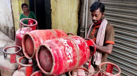 Delivery guys do the rounds as home gas price hiked for second time in 15 days in India
