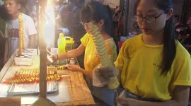 Do you know how spiral fried potatoes are made?