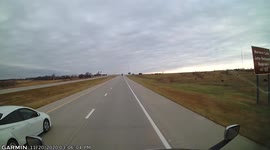 Driver Cuts Through Multiple Lanes To Exit Highway Just in Time (Dashcam Video)