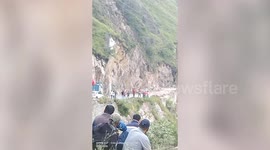 Massive landslide blocks highway in northern India