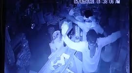 Bizzare moment as Thieves stole Goods & started dancing Fiercely in Western India.