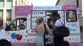 Ice cream sells like hot cakes on a hot day in September - South Bank London