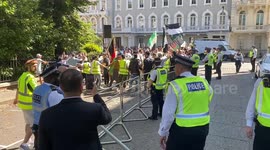 Afghans stage protest outside Pakistan High Commission in London