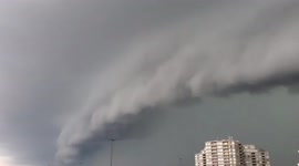 Canada: Shelf Cloud Rolls Over Southern Ontario 3