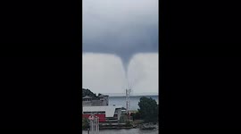 Waterspout spotted over Lake Ontario, Canada