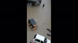 Heavy rain lashes Lahore, Pakistan, flooding roads