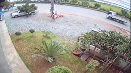 Loose wheel flies into restaurant car park