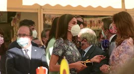 Letizia la reina de España asiste al regreso de la feria de libro en Madrid