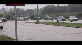 Heavy downpour in Islamabad floods roads