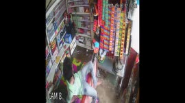 Young man hurriedly escapes 6-foot snake chasing a rat inside Indian shop