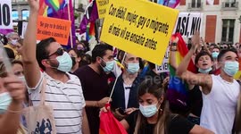El colectivo LGTBI reivindica en Sol el derecho