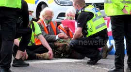 Insulate Britain protesters block off Busy A41 road and police make arrests