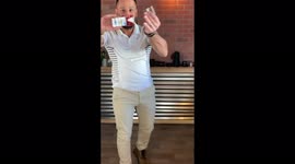 US based photographer Amthel Al-Dayni shows how he shoots flowers inside water droplets