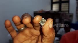 4 labours mine diamond worth $54,330 in central India