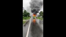 5 charred to death as car catches fire after colliding with bus in Jharkhand's Ramgarh