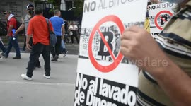 El Salvadorans march against Bitcoin and the president on bicentennial independence