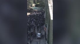 Hundreds queue at Kabul bank amid looming cash crisis in Afghanistan