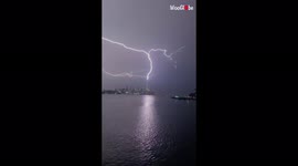 New Jersey resident captures moment huge bolt of lightning strikes One World Trade Center