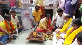 The political party celibrate 71st birthday of Prime Minister Narendra Modi by spritual pray in Hindu temple