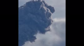 Volcanic activity at Popocatepetl spreads ash as far as Mexico City