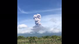 Mexico: Popocatepetl spews tall column of ash