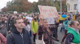 Thousands demand right to civil partnerships at Pride march in Ukraine