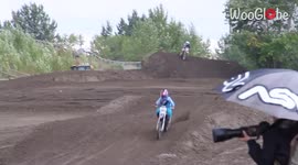 'Supermini rider gets cross rutted and falls off his bike mid-race'