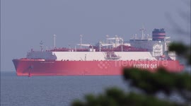 Huge tanker seen off Kent importing gas into the UK amid shortage crisis