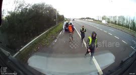 Brake check goes wrong, van gets bumped, thugs turn up to threaten driver