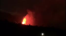 Streams of lava flowing from La Palma volcano forces hundreds to evacuate