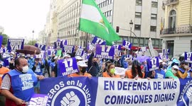 Manifestación de los trabajadores de lotería ¨Fenamix¨ frente a SELAE por una subida de comisiones que dignifique su trabajo en Madrid, España
