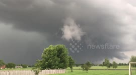 Tornado forming in my backyard