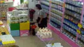 Shoplifter caught hiding food under her skirt in China